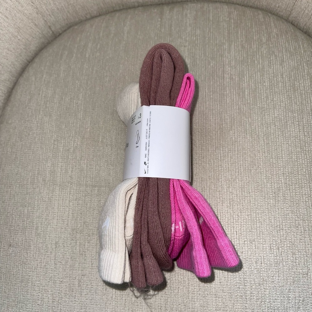 Nike Everyday Plus Crew Socks NWT Womenās 6-10